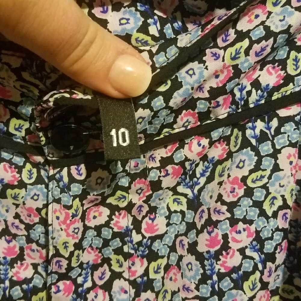 Shorts - Picture 4 of 6